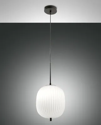 Produktbild von Domizia Pendelleuchte aus Metall und mundgeblasenem Glas, Farbe Schwarz, E27 40W Fassung, elegantes Design für moderne Innenbeleuchtung
