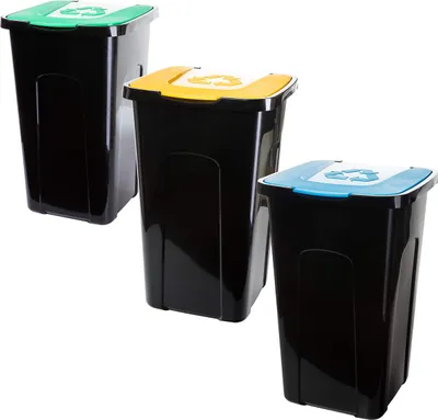 Three black trash cans with different colored lids (green, yellow, blue) are arranged diagonally on a white background.