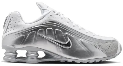 Imagen del producto de Nike Shox R4 SE, color plateado metálico, talla 44.5 (UE)