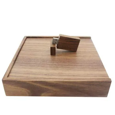 Obrázok produktu pre Sada: USB drevený hranol 3.0 32GB a drevený veľký box, orech