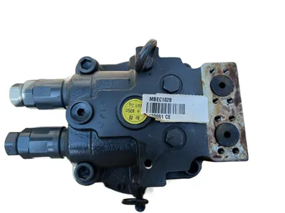 Produktbild von Schwenkmotor DOOSAN_DEVELON 170303-00068 - Präzise Drehmomentübertragung für DX Baumaschinen