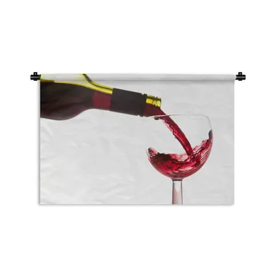 Produktbild von MuchoWow® Wandteppich Wandbehang Rotwein in ein Weinglas gegossen 60x40 cm Tapisserie Dekoration Wandtuch - Wanddekorationen