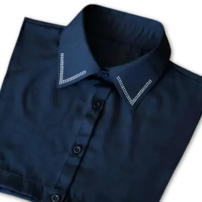 Productafbeelding van Mirach Textile damesblouses, zwarte kraag met versierstenen, maat S/M