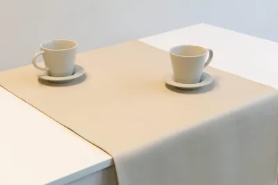 Produktbild von Monaco Sand Tischläufer  in Lederoptik | Tafelläufer Beige 140x45cm