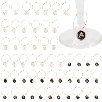 Produktbild von Weinglas-Anhänger - Buchstaben-Design zur Glasmarkierung - 52 Stück