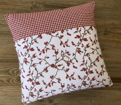 Produktbild von Kissen-Bezug 40x40 cm Landhaus-Stil Hagebutten rot weiß Baumwolle