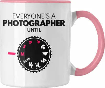 Produktbild von Trendation - Fotograf Tasse Zubehör Lustig Fotografie Geschenk Fotografieren Kaffeetasse Geschenkideen Grafik Insider (Rosa)