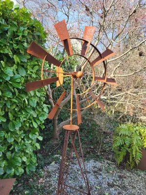 Immagine prodotto di Ruota del vento in acciaio inox Mulino a vento su supporto