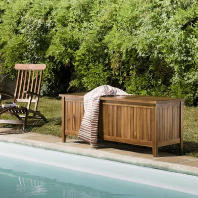 Image de MAEVA - Coffre de jardin piscine en bois teck huilé 165x55cm