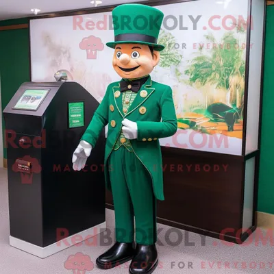 Produktbild von Maskottchen REDBROKOLY eines waldgrünen Zirkusdirektors mit Hemd und Manschettenknöpfen