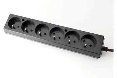 Productafbeelding van JONEX GN-670 CZ, wandcontactdoos met 6 stopcontacten, 16A, 250V, zwart