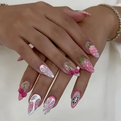 Produktbild von Press on Nails Mandelform 24 Stk. Rosa mit Frucht-Design & Feile