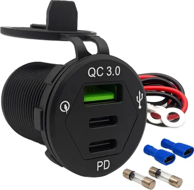 Produktbild von Offgridtec USB-Dreifachsteckdose 12V/24V 2x 18W USB-C und 1x 18W USB-A KFZ-Schnellladeadapter mit Abdeckung