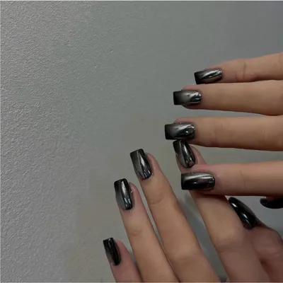 Productafbeelding van Zelfklevende kunstnagels, metallic zwart, middellang, vierkant, spiegel effect, 24 stuks