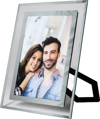 Produktbild von Intirilife Glas Bilderrahmen Silber - 15x10 cm Fotos  und Bilder - Für Babyfotos, Familienfotos, Hochzeitsfotos - Passendes Geschenk für besondere Anlässe