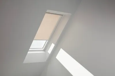 Obrázok produktu pre VELUX Roleta prepúšťajúca denné svetlo manuálna RFL P06 4155SWL krémová