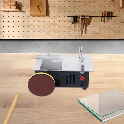 Imagen del producto de Sierra de mesa compacta con motor potente y diseño de aluminio, ideal para trabajos de precisión