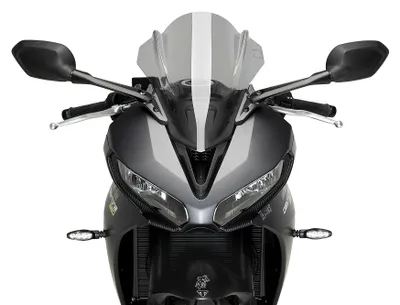 Obrázek produktu pro Přední štít Puig Z-Racing, rozměry 390 x 305 mm, s homologací (ABE) pro motocykly Triumph Daytona 660, rok výroby 2024 - 2025