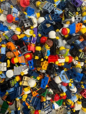 Produktbild von LEGO® City Minifiguren Mystery Paket 20 Minifiguren zufällige Figuren Überraschung Original A-Ware