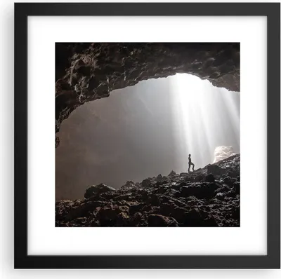 Produktbild von Gerahmtes Poster - Schwarzer Rahmen - Höhle Morgendämmerung Frau - 30x30 cm - Wand Bild - Wanddeko - Wandbilder - Kunstposter - Wandposter - Bilderrahmen - Bilder - Kunstdruck - P2BAC30x30-4468