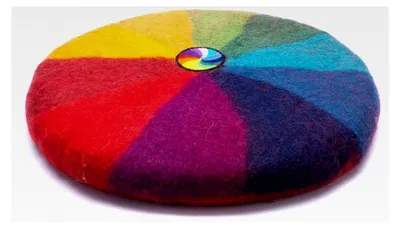 Produktbild von Rundes Filzkissen Sitzkissen Regenbogen Spirale bunt 100% Wolle 35 cm Höhe 2-3 cm