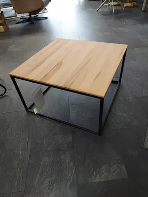Produktbild von Couchtisch Marko 2 65x65 aus massiver Kernbuche mit Metallfußgestell in Schwarz