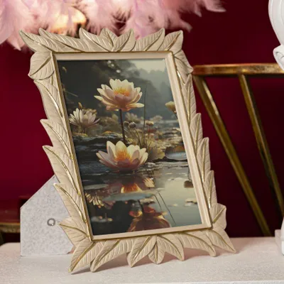 Obrázok produktu pre Fotorámik zo zlatej živice 21,2x1,7x26,8 cm (vnútorný rozmer 15x20 cm)