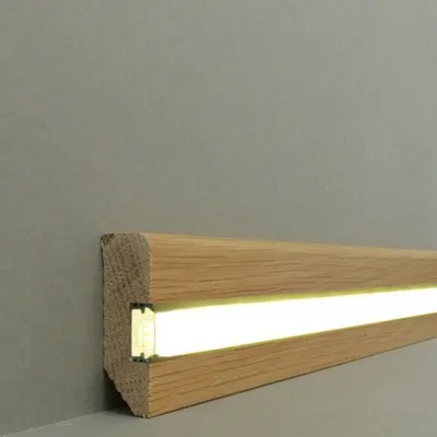 Produktbild von Licht - Fußleisten / Licht - Sockelleisten "Heidelberg" (Massivholz lackiert / 60.20.58.1L) - Eiche