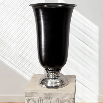 Produktbild von Pokalvase, Schwarz, mittelgroß, Eisen, Aluminium Fuss, Pokal, Dekoration