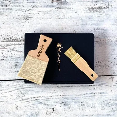 Image de Set de râpes à wasabi et gingembre japonais dans un coffret cadeau (avec une brosse pratique, taille moyenne)
