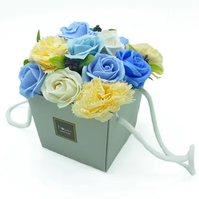 Produktbild von Seifenblumenstrauß - Blaue Hochzeitsblumen - 16x14 x14cm