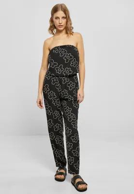 Zdjęcie produktu dla Kombinezon damski Urban Classics Ladies Viscose Bandeau Jumpsuit w kolorze czarno-kwiatowym – rozmiar XS