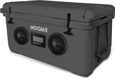 Immagine prodotto di NooMii ColdBeats 65 - Box refrigerante con altoparlante Bluetooth integrato | 65L Volume: Grigio scuro Colore: Grigio scuro