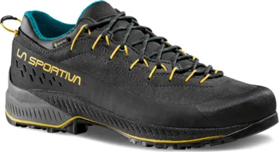 Schwarz-gelbe Zustiegsschuhe "TX4 Evo GTX" von La Sportiva mit griffiger Sohle und atmungsaktivem Obermaterial.