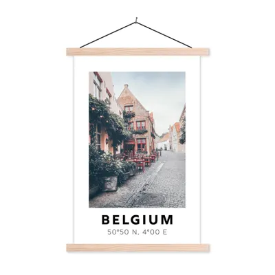 Produktbild von MuchoWow® Textilposter Belgien - Terrasse - Rot 40x60 cm mit holzfarbenen Rahmen - Poster