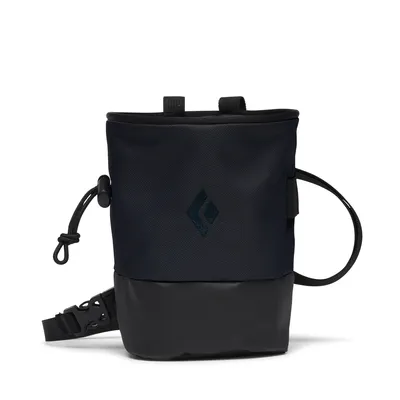 Schwarze Chalk Bag Mojo Zip von Black Diamond; geeignet für Klettern; mit einem stabilen oberen Teil und einem robusten unteren Teil.
