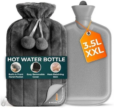 Produktbild von Famanu XXL Wärmflasche 3,5L mit Bezug – langanhaltende Wärme – graues Design