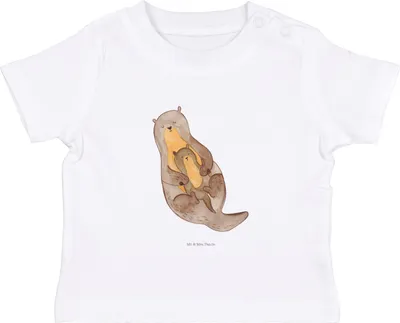 Produktbild von Mr. & Mrs. Panda Babyshirt Otter Kind 12. - 18. Monat - Weiß - Geschenk, Baby  Shirt, Geburt, Top, Baumwollshirt, Familie, Mama, Kinder, T-Shirt, Mutter