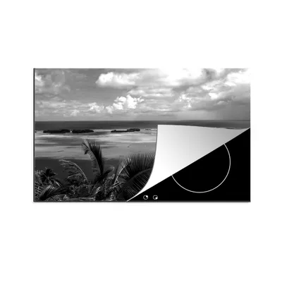 Produktbild von KitchenYeah© Herdabdeckplatte Inseln vor Bora Bora - schwarz und weiß , 78x52cm, Küche Deko, Glaskeramikkochfeld Herdabdeckung, Abdeckplatte fùr Kochfeld