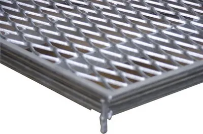 Produktbild von Wolfa Streckmetallrost für Kellerlichtschacht 151x60 cm (Rostmaß BxHxT 155,5x3,1x57,5 cm)