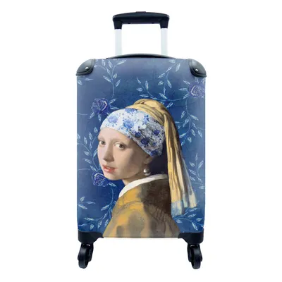 Produktbild von MuchoWow® Koffer Handgepäck Trolley Rollkoffer Kleine Reisekoffer mit 4 Rollen - Mädchen mit Perlenohrring - Delfter Blau - Vermeer - Blumen - Gemälde - Alte Meister - Cabin Size < 55x40x23 cm & 55x40x20 cm - Fotokoffer - Kabinenkoffer - Boardgepäck - Reise-Box - Reisekoffer - Reisegepäck - Koffer mit Bild - Trolley für Kinder
