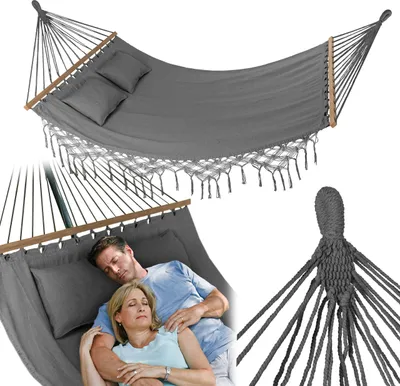 Produktbild von Outtec® Hängematte mit 2 Kissen - 200x150 cm, bis 220kg - Boho Hammock für Outdoor, Garten, Balkon - für Kinder und Erwachsene