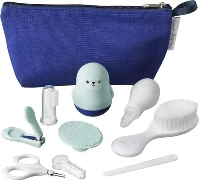 Immagine prodotto di Set per la cura del bambino NUBY per il bagnetto, 8 pezzi, con borsa impermeabile, pistola ad acqua che cambia colore