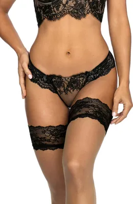 Obrázek produktu pro V-9498 string černá XL, svůdná tanga z jemné květinové krajky