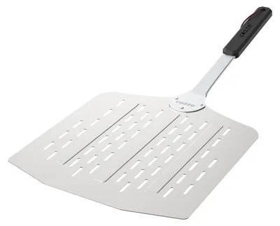 Image de Pelle à pizza perforée, légère, de 66 cm
