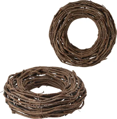 Produktbild von Kranz aus Rattan in Größe S, mit einem Durchmesser von 28 cm und einer Tiefe von 7 cm