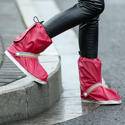 Imagen del producto de 4 colores, impermeables, cubrezapatos para lluvia, antideslizantes, diseño de arcoíris, para hombre y mujer. Talla S, color negro