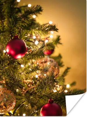 Produktbild von MuchoWow® Poster Ein Weihnachtsbaum mit bunten Kugeln 60x80 cm - Schlafzimmer Dekoration