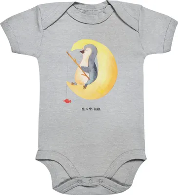 Produktbild von Mr. & Mrs. Panda Strampler Baby Pinguin Mond 12. - 18. Monat - Heather Grey - Geschenk, Süßigkeiten, Angel, Spruch, overall, Babybody, babykleidung body, Erschöpft