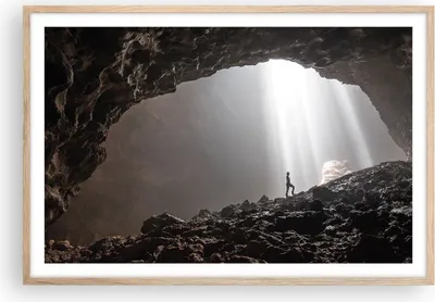 Produktbild von Gerahmtes Poster - Rahmen in heller Eiche - Höhle Morgendämmerung Frau - 91,5x61 cm - Wand Bild - Wanddeko - Wandbilder - Kunstposter - Wandposter - Bilderrahmen - Bilder - Kunstdruck P2NAA91x61-4468
